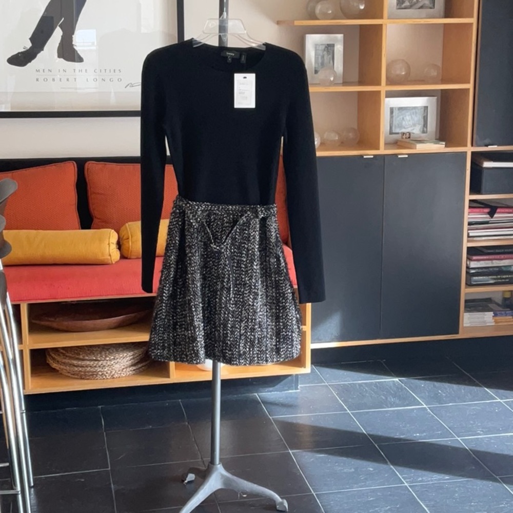 Theory, never worn,but fabric pulled at one of skirt side seams, shown in photo.
